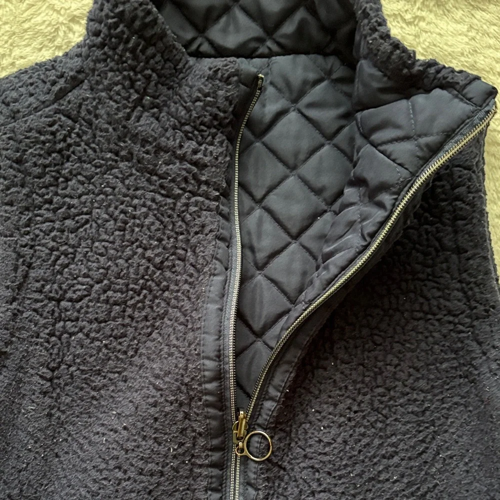 Navy Quilted Women's Vest - Picture 10 of 10